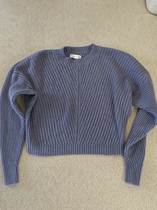 Hollister Blue/Gray Ribbed Fuzzy Stretchy Cropped Sweater - Size XS - Picture 1 of 10